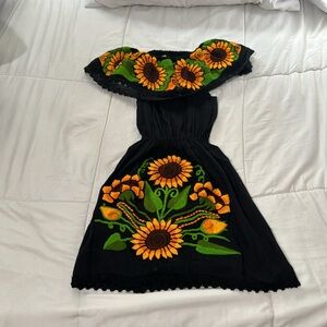 NWOT . Artisanal girls dress sise 5/6.